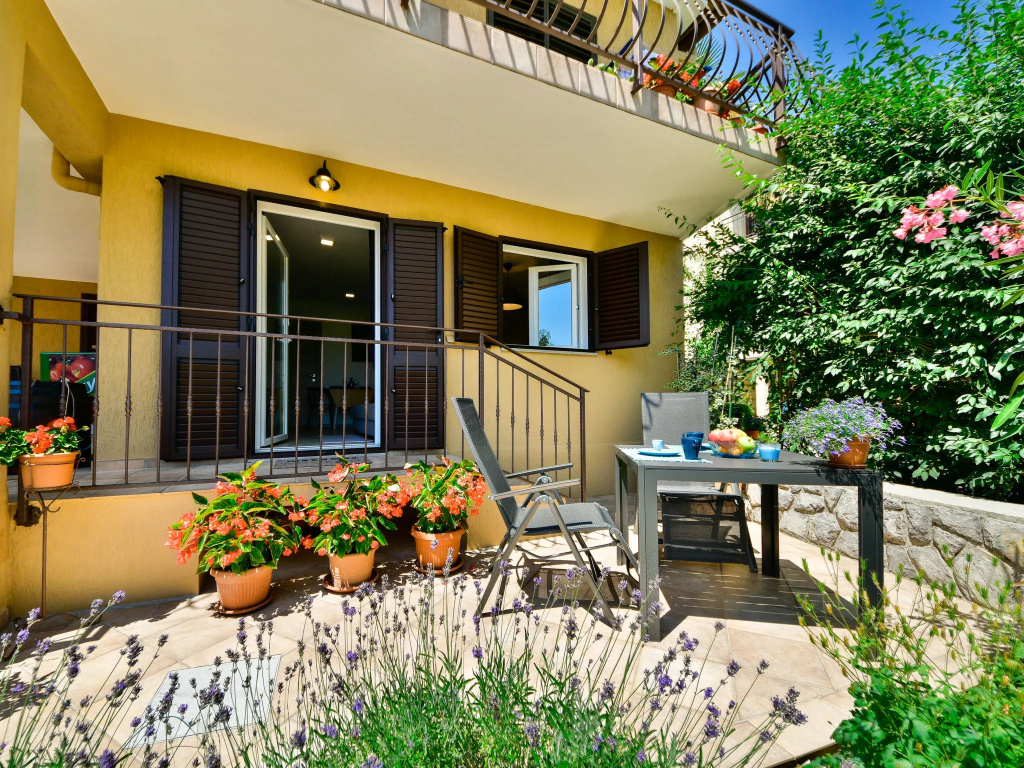 Apartments Beni