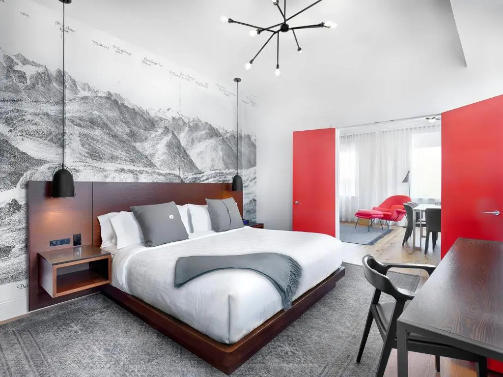 Double Suite (full double bed)