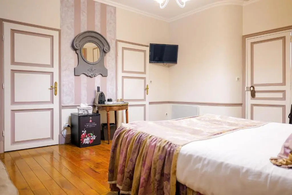 Standard Double room (full double bed)