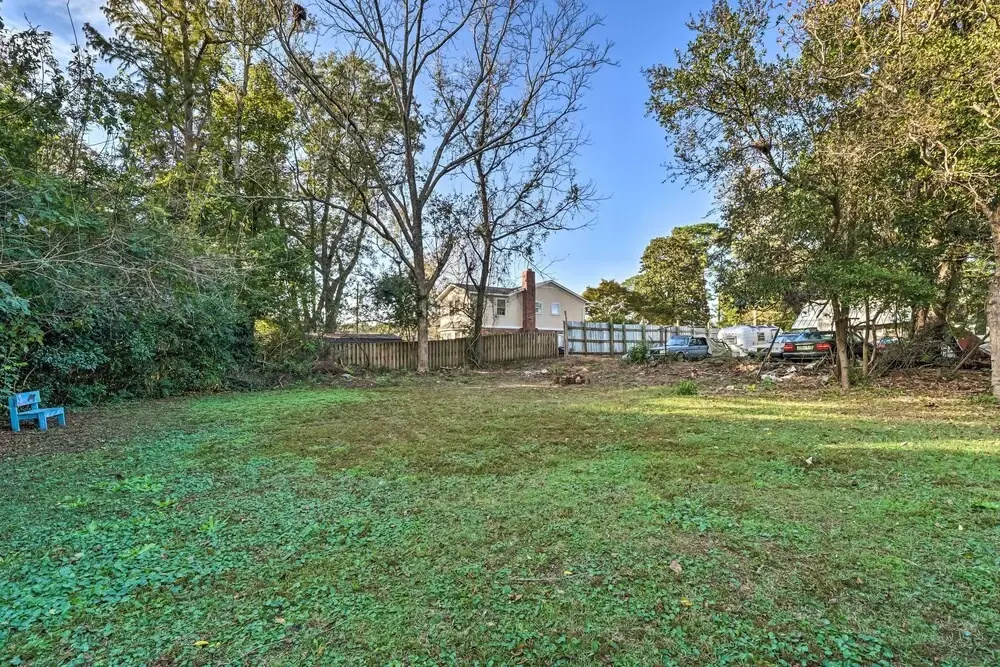 Pet-friendly Wilmington Home ~ 5 Mi to Beach!