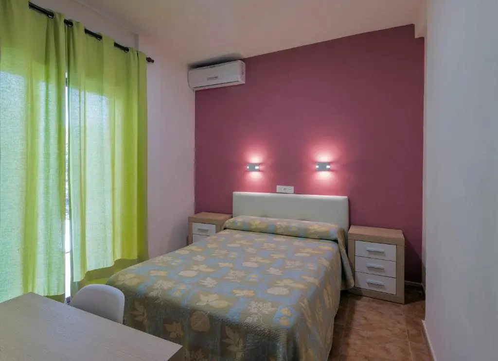 Standard Double room with balcony (full double bed)
