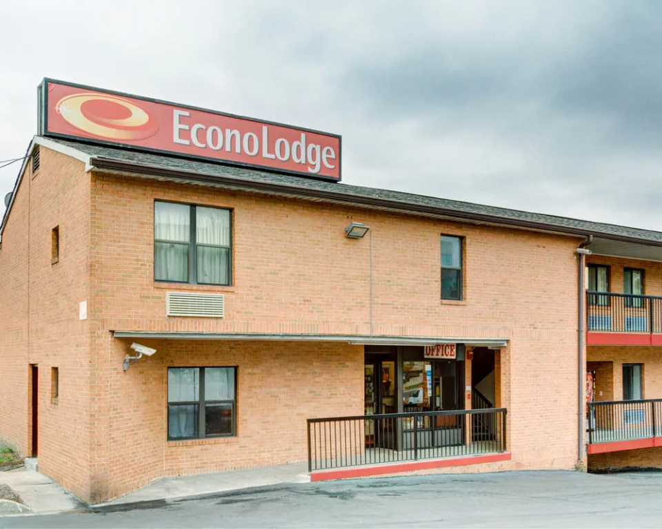 Econo Lodge by University