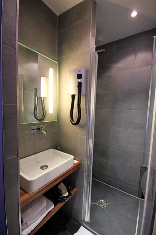 Двухместный номер 2 отдельные кровати в Hotel Lumières Montmartre Paris
