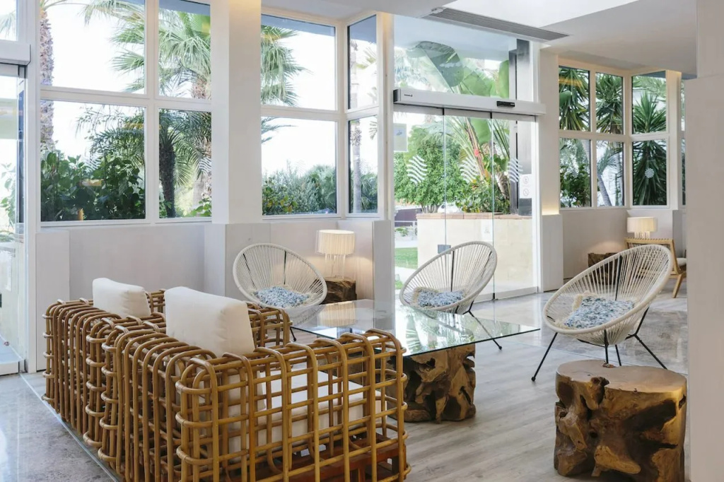 Balcony & Terrace