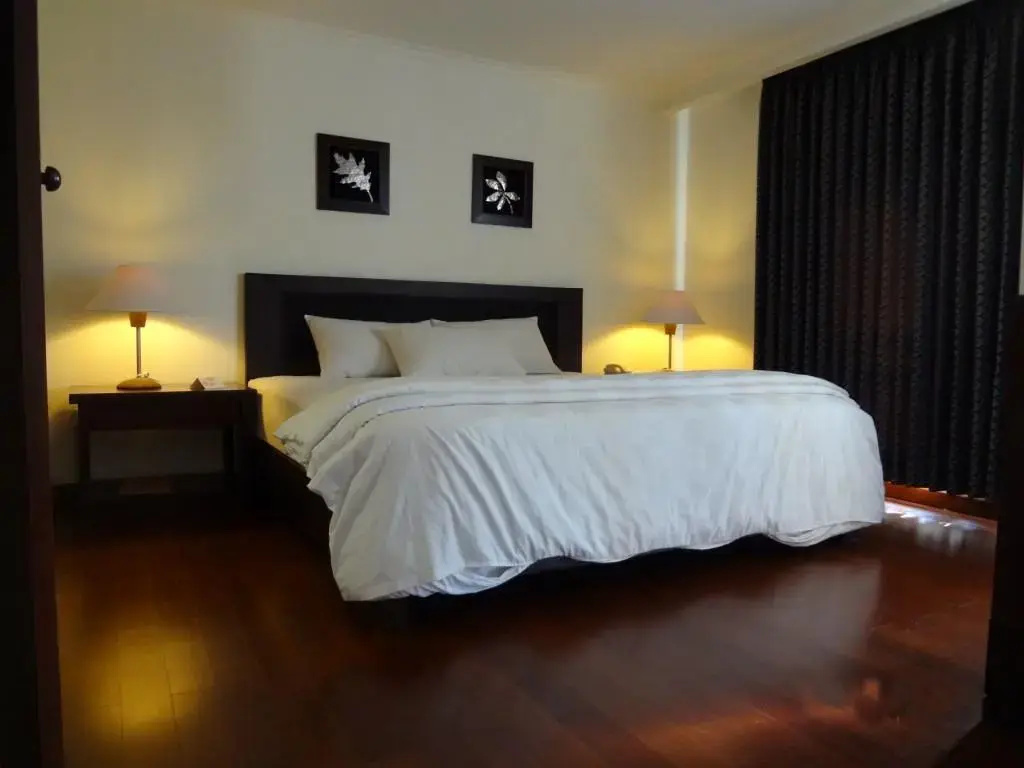 Executive Double room (full double bed)