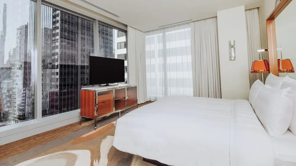 Deluxe Double room with city view (full double bed)