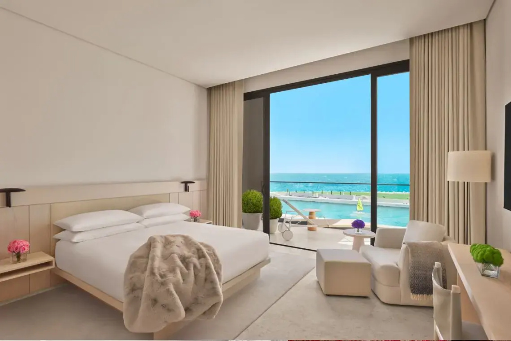 Deluxe room with sea view