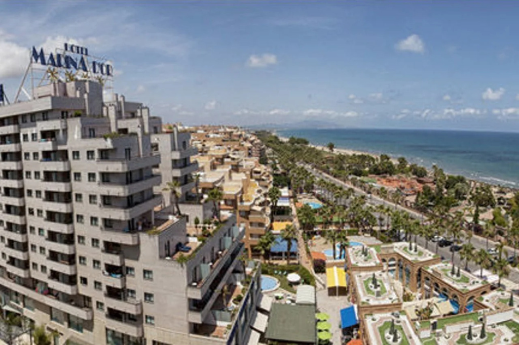 Beach & Waterfront