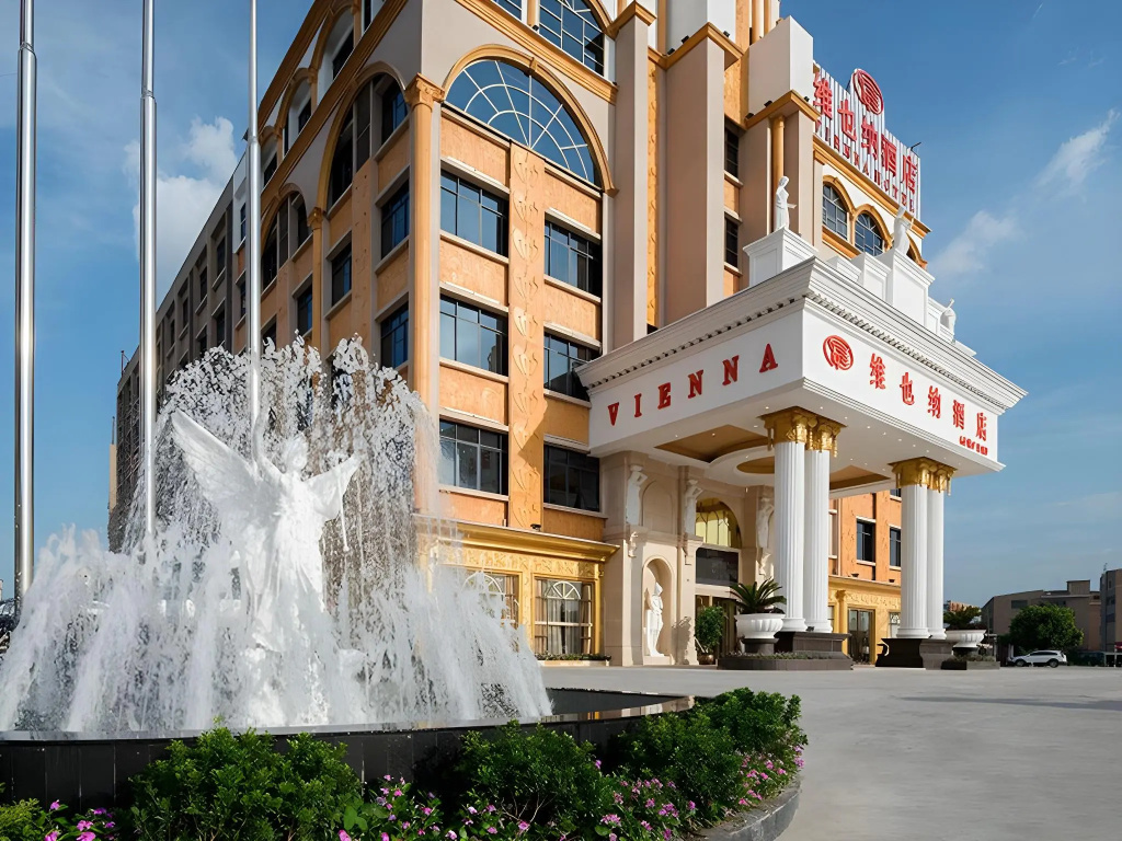 Vienna Hotel (Guangzhou Baiyun University Jinyuan Plaza)