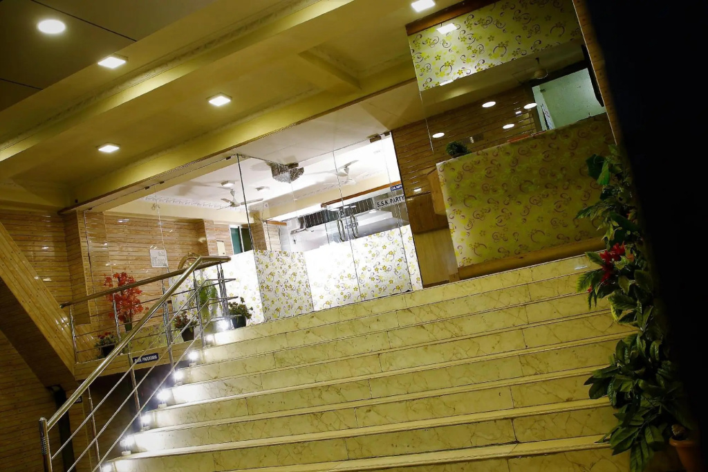 Lobby & Reception