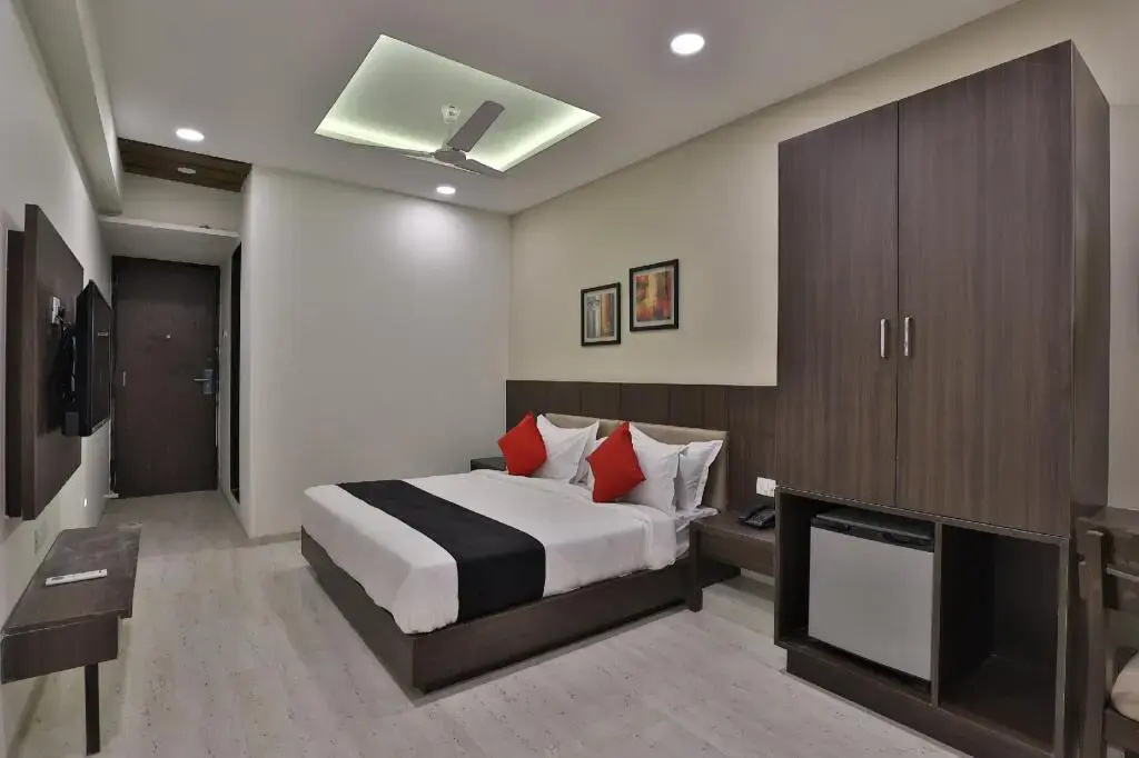 Hotel Privya by OYO Rooms