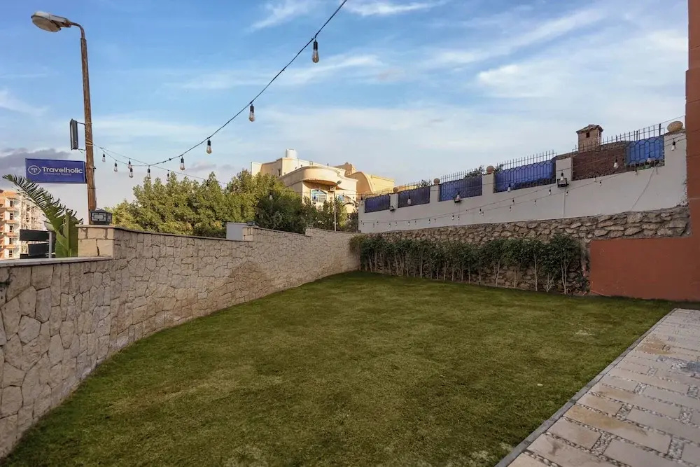 Travelholic Residence Golden Gates