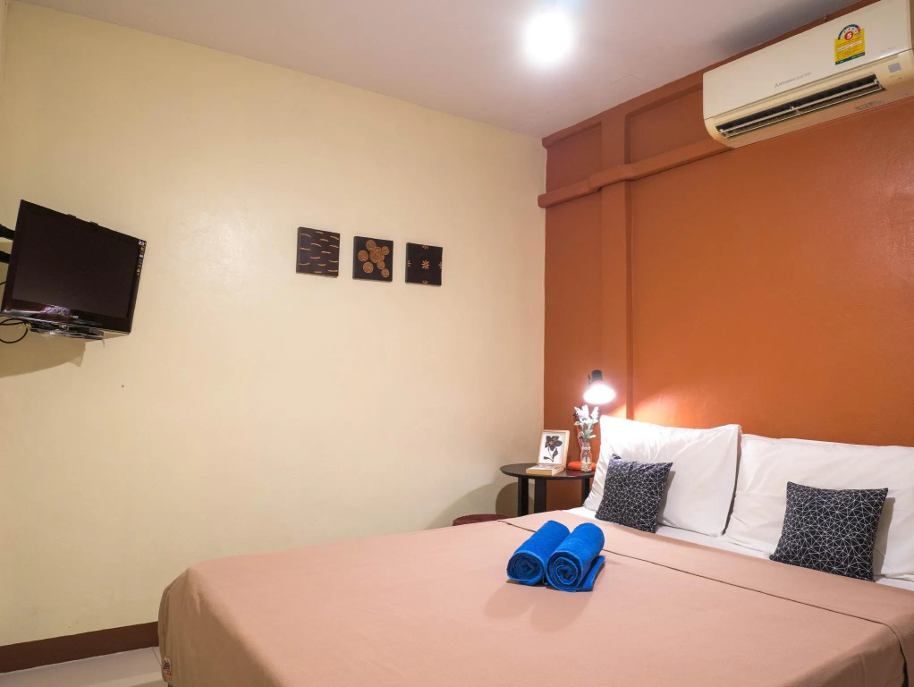 Standard Double room (full double bed)