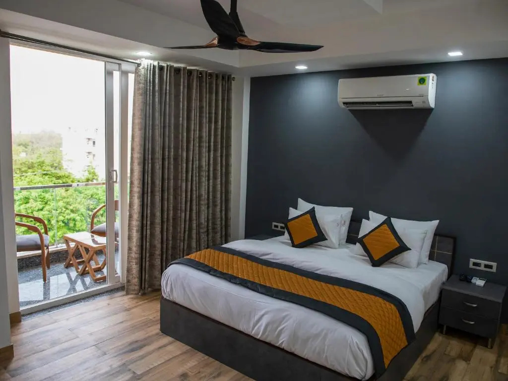 Superior Double room (full double bed)