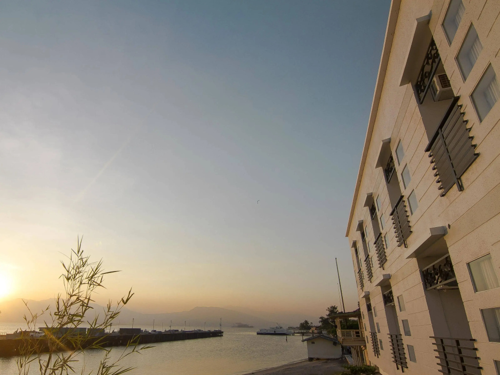 The Reef Hotel and Residences
