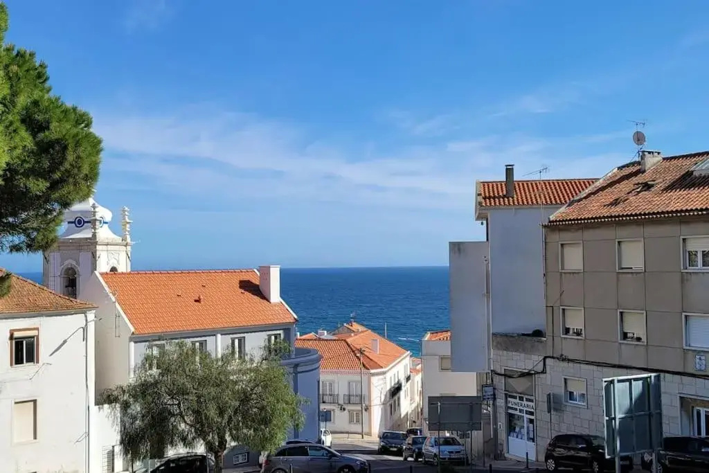 *SEA VIEW* New 3 Bedroom apt with FREE parking