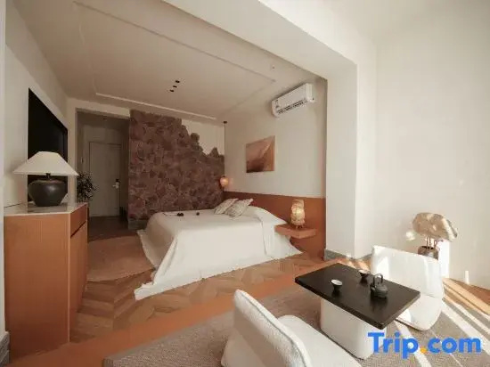 Standard Double room with garden view (full double bed)