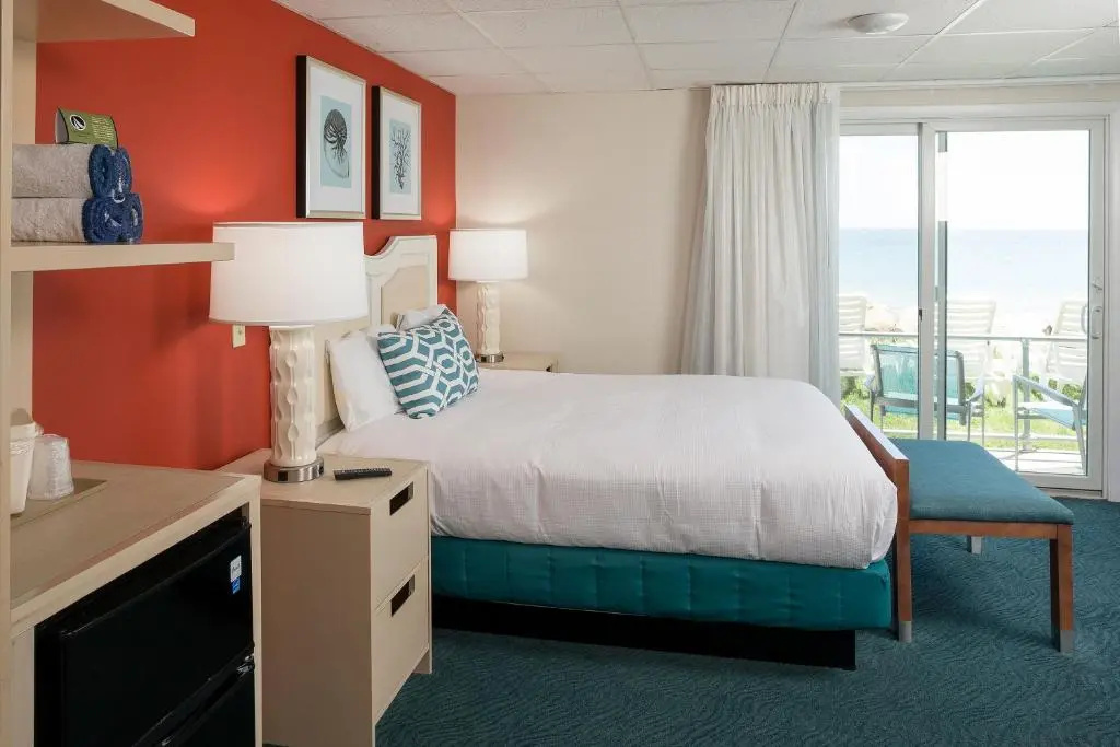 Standard Double room with ocean view (full double bed)