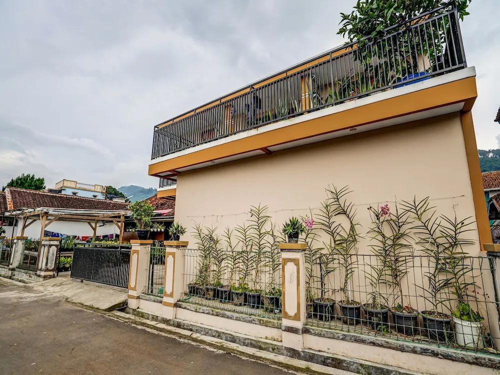 OYO 91014 Eco Tourism Desa Cibodas Areng 2 Syariah