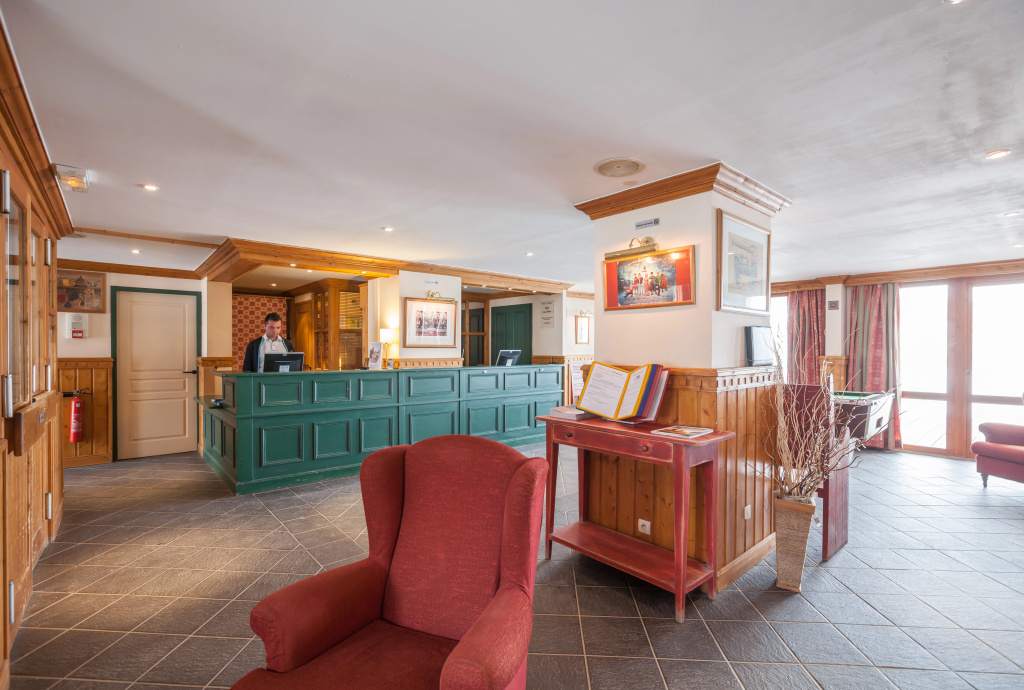 Lobby & Reception