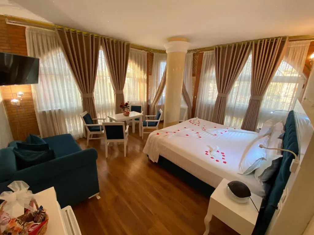 Deluxe Suite