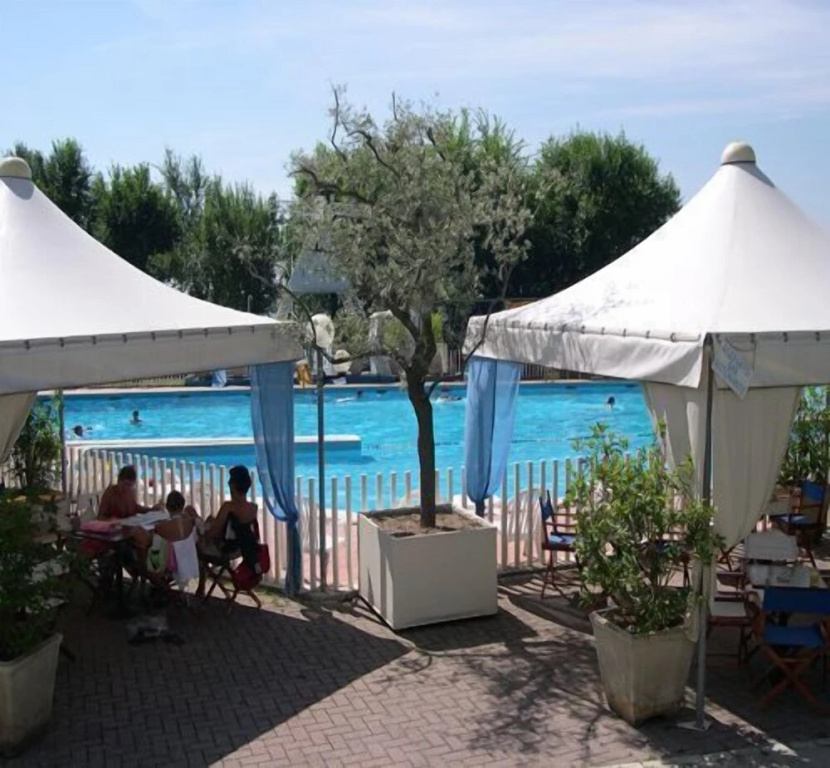 Classic Double room (full double bed)