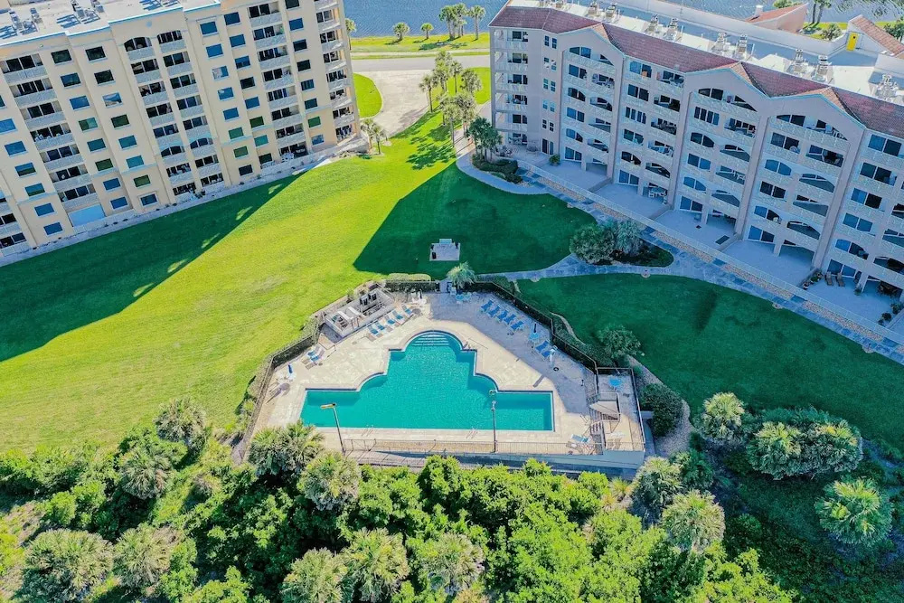 Ocean View Condo With Pool Access, Wifi, & Central AC - Snowbirds OK