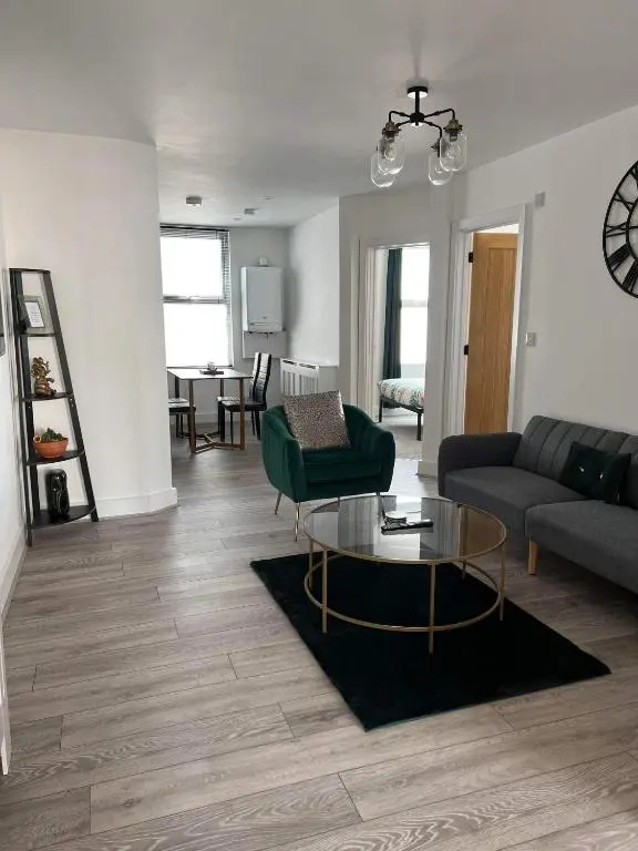 2 Bedrooms Apartment