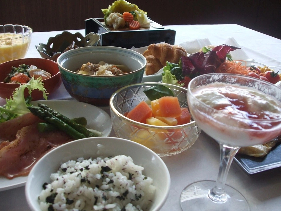 Food & Beverage