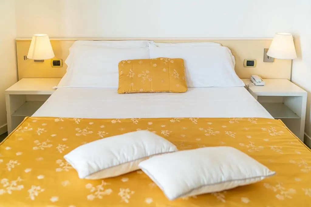 Standard Triple room with balcony and with sea view