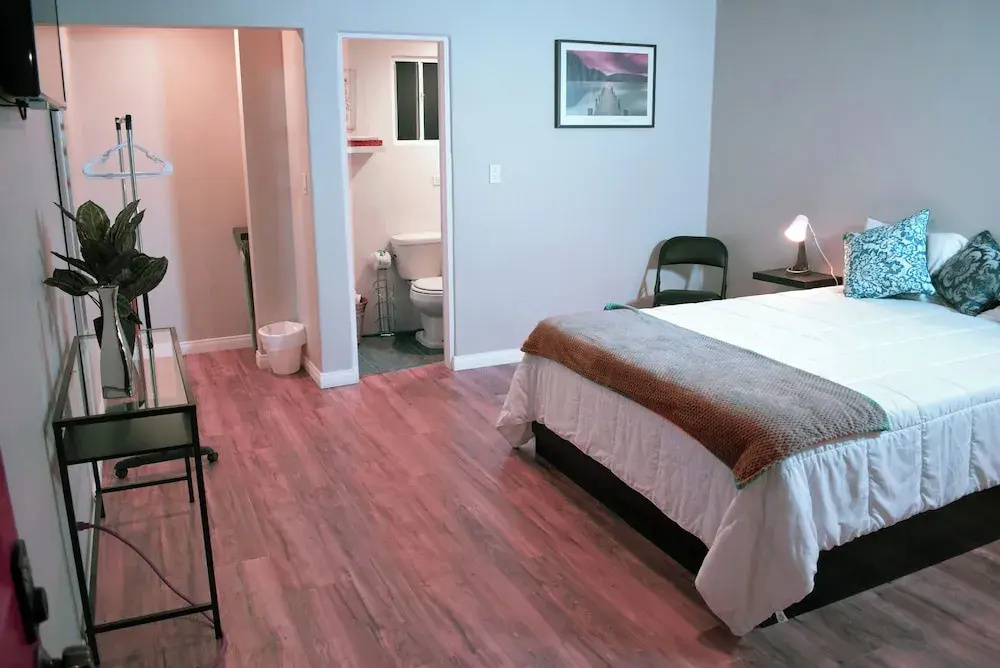 Economy room
