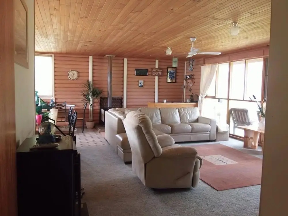 Chloe's Cabin Accommodation in White Beach