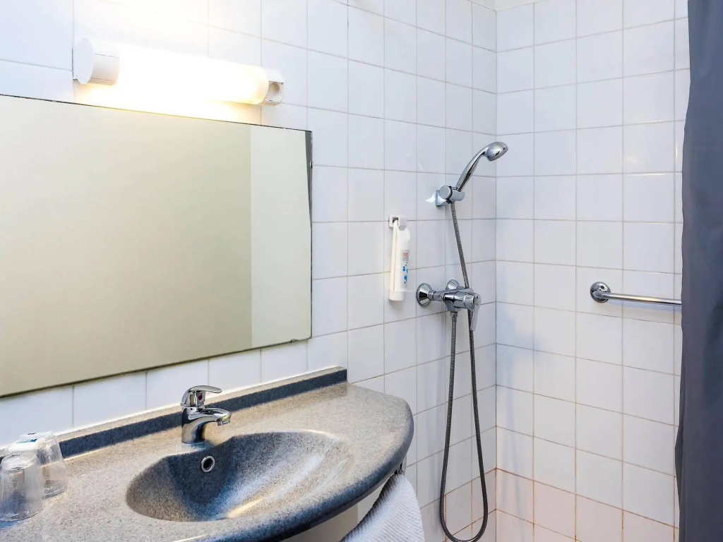 Afficher la photo 7 — ibis Budget Lorient Hennebont