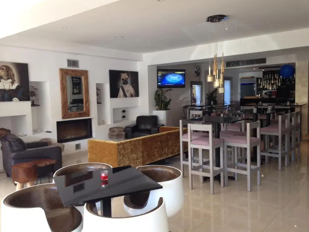 Food & Beverage
