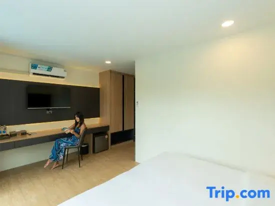 Superior Double room (full double bed)