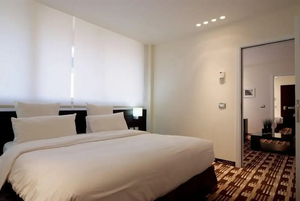 1 Bedroom Double Suite (full double bed)