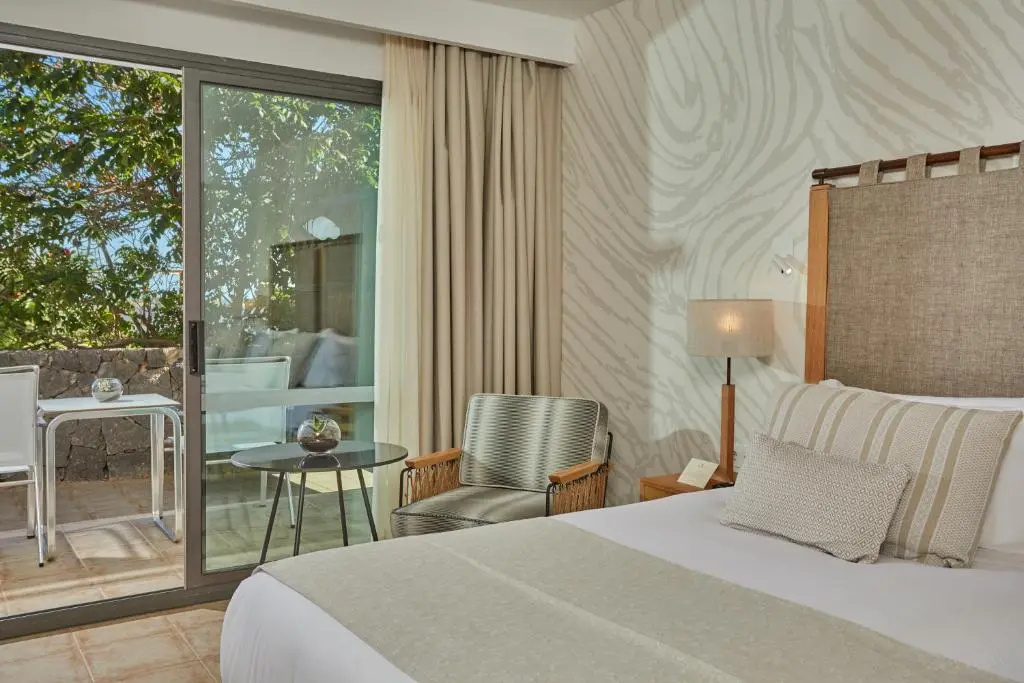 Double room (full double bed)