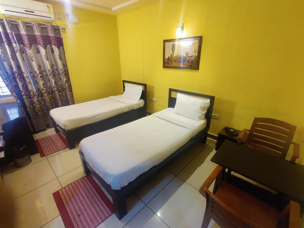 Standard Double room (full double bed)