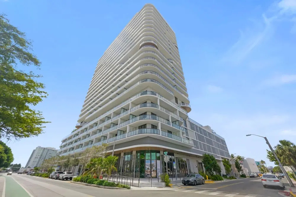 NOK Fantastic 1 BR Den in Miami