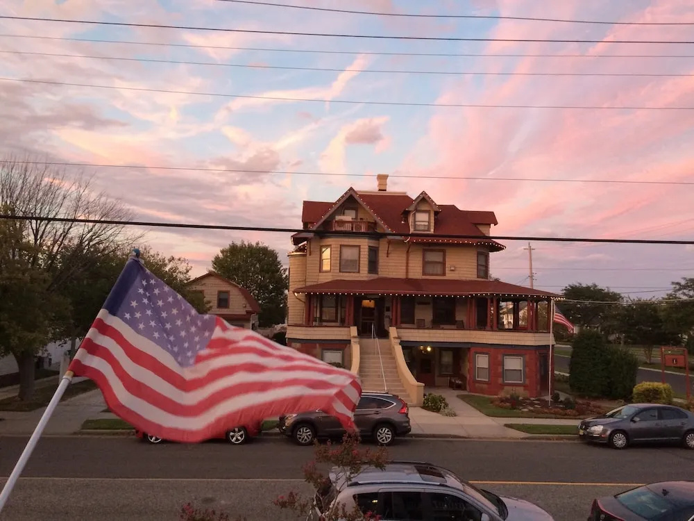 The Candlelight Inn