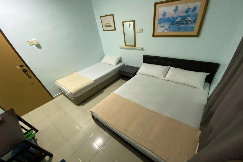Standard Triple room