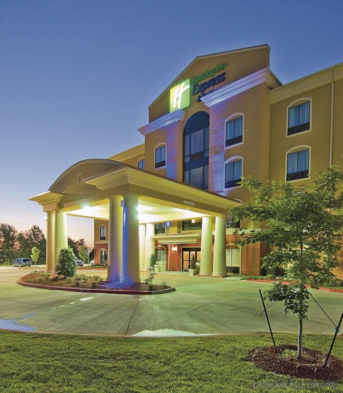 Holiday Inn Express & Suites Van Buren-Ft Smith Area, an IHG Hotel image