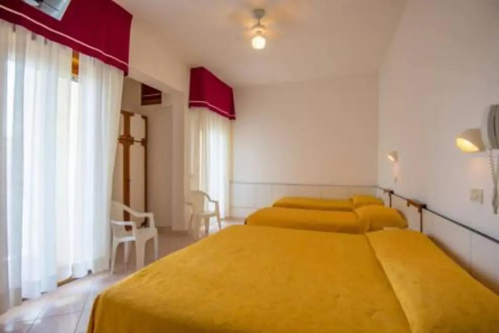 Standard Triple room with balcony