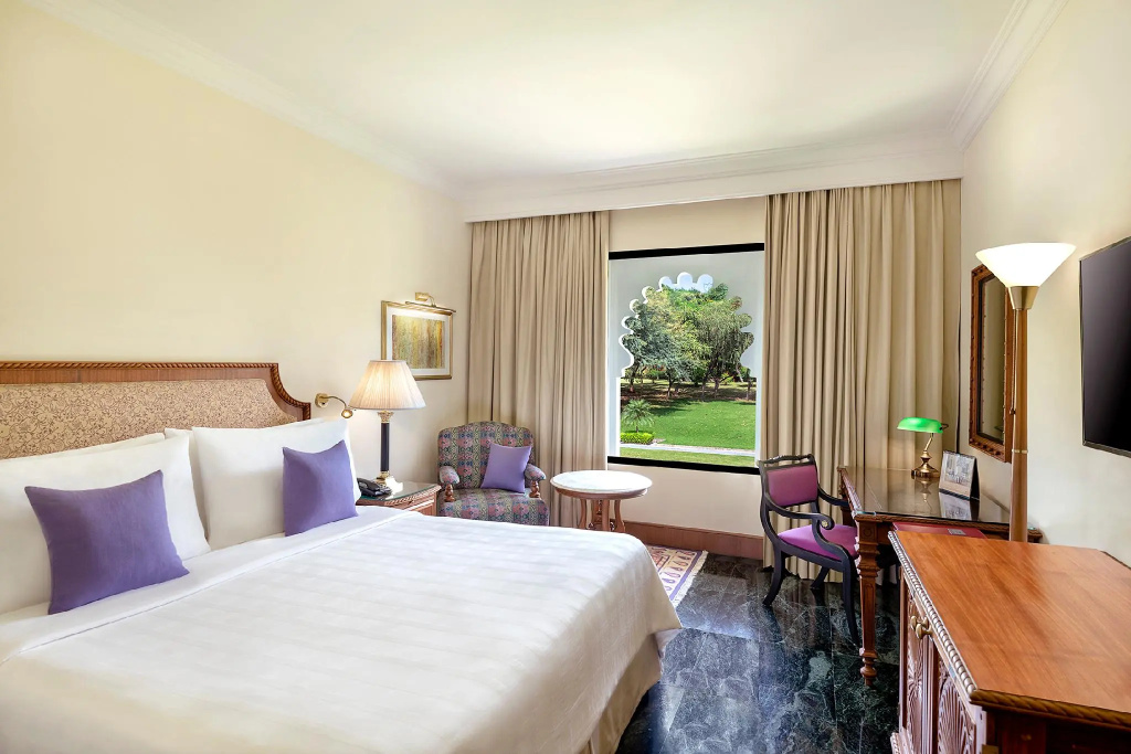 Deluxe room with garden view