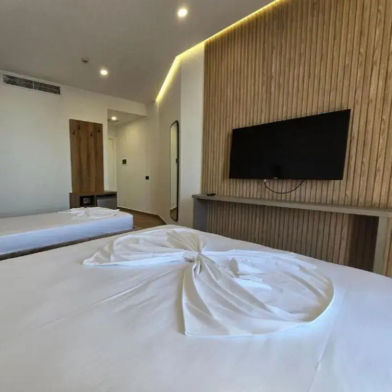 Standard Triple room with view