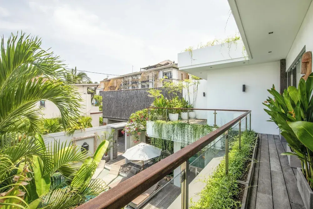 Luxury 4BR Haven, Steps to Canggu's Beach Elegance