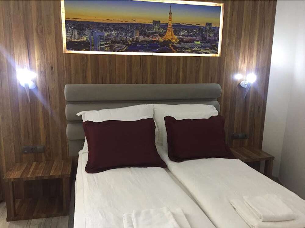 gallery_image_hidden_17