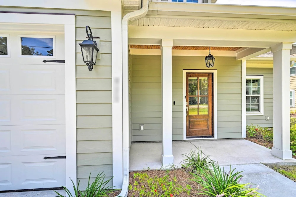 Charming Pawleys Island Home ~ 4 Mi to Beach!
