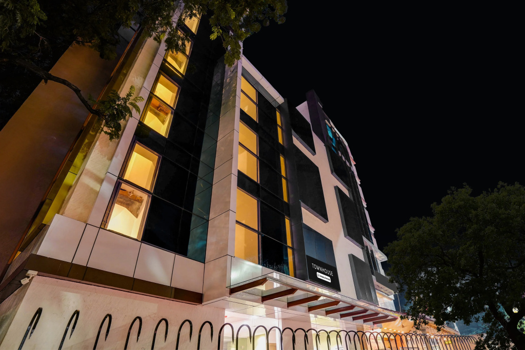 Deluxeitpl Near Prestige Shanti Niketan