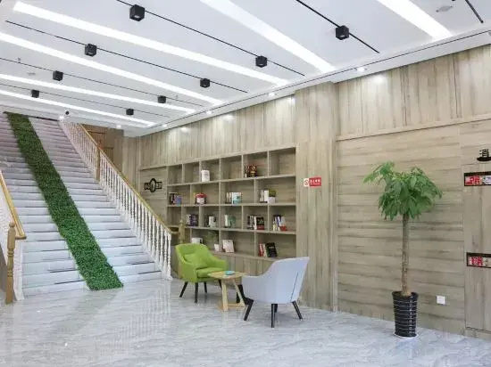 Fiat Hotel (Mengyin Square)